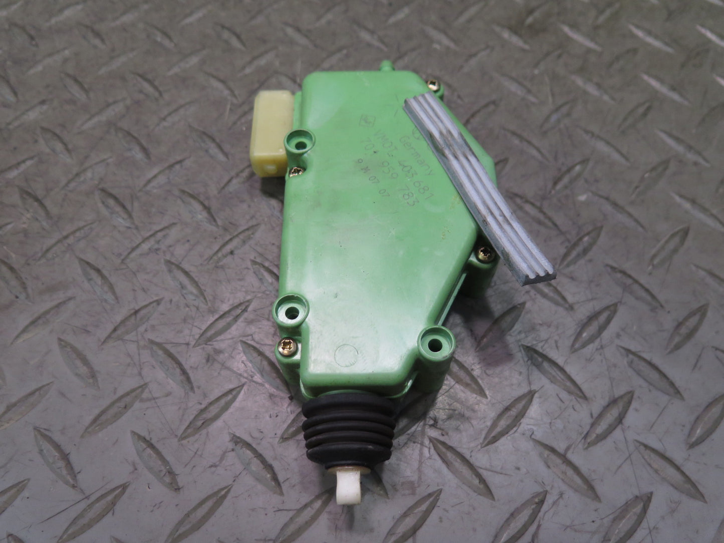 97-03 VW Eurovan T4 Rear Right Door Lock Actuator Motor 701959783 OEM