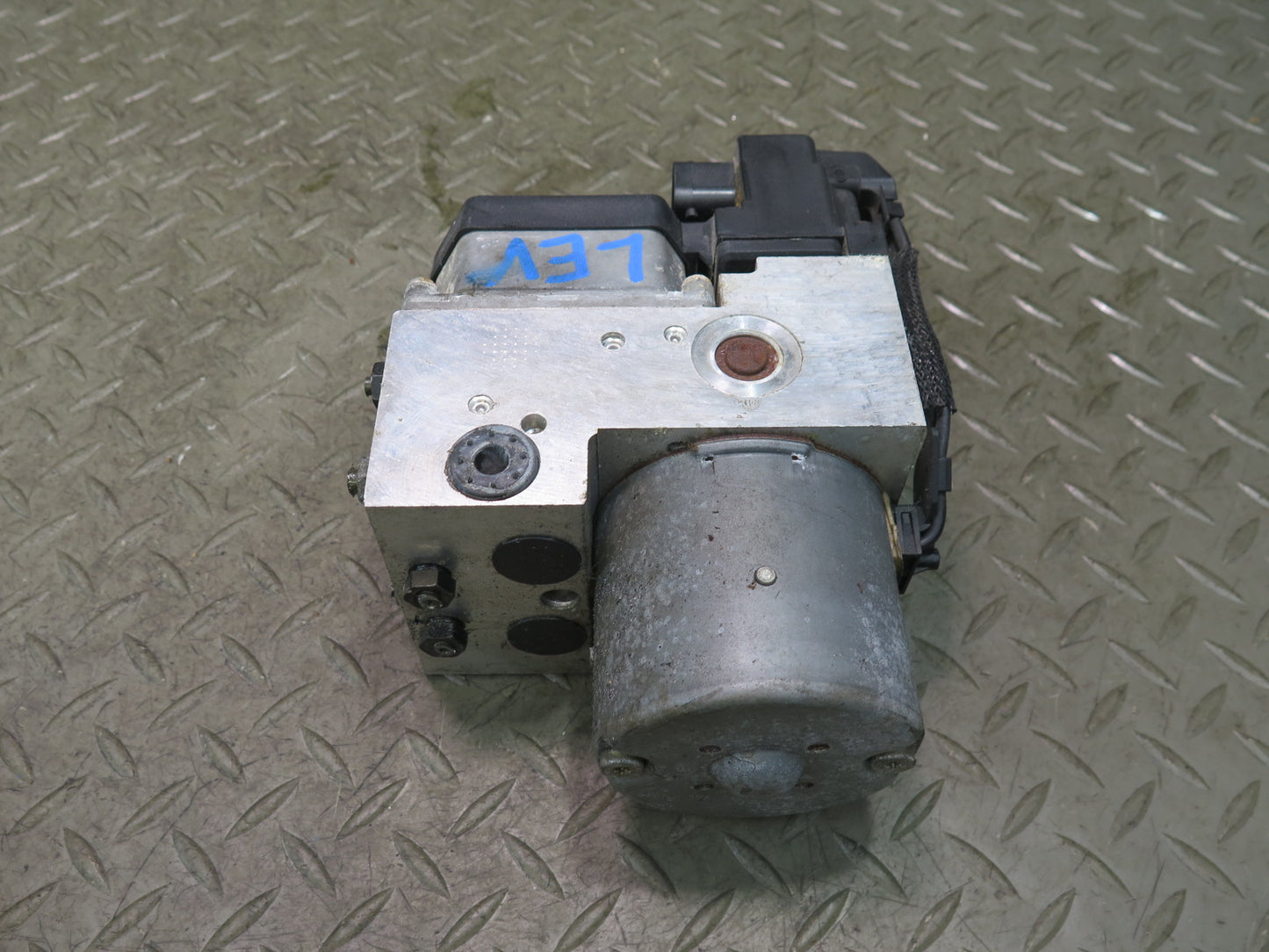 99-03 VW Eurovan T4 Anti Lock Brake ABS Pump Module Unit 91K Miles OEM