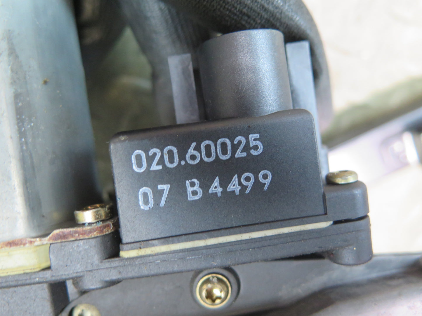 97-03 Volkswagen VW Eurovan T4 Front Right Door Window Regulator w Motor OEM