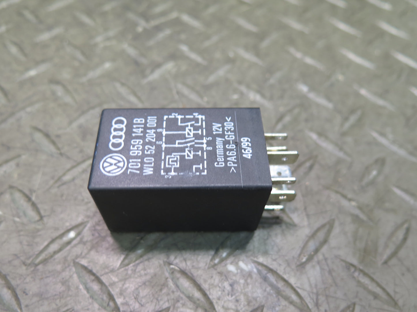99-03 VW Eurovan T4 A/C Air Condition Fuse Relay 701959141B OEM