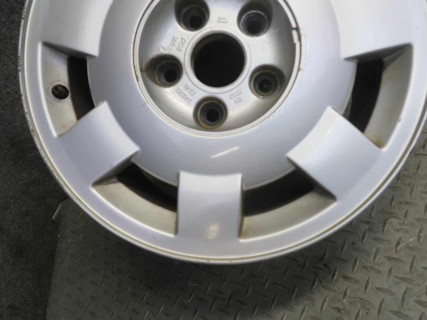 99-03 VW Eurovan T4 Factory R15" Alloy Wheel Rim 15x7J ET46 Silver 7D0601025 OEM