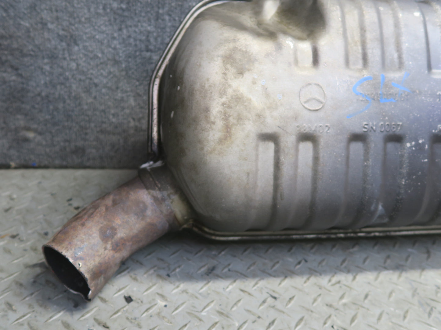 96-98 Mercedes R129 SL500 Rear Exhaust Muffler OEM