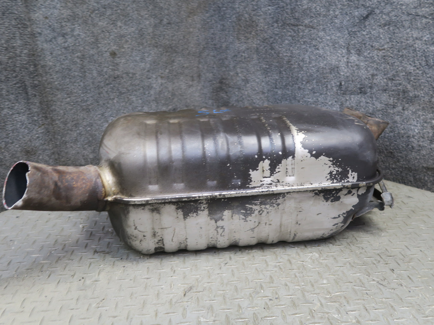 96-98 Mercedes R129 SL500 Rear Exhaust Muffler OEM