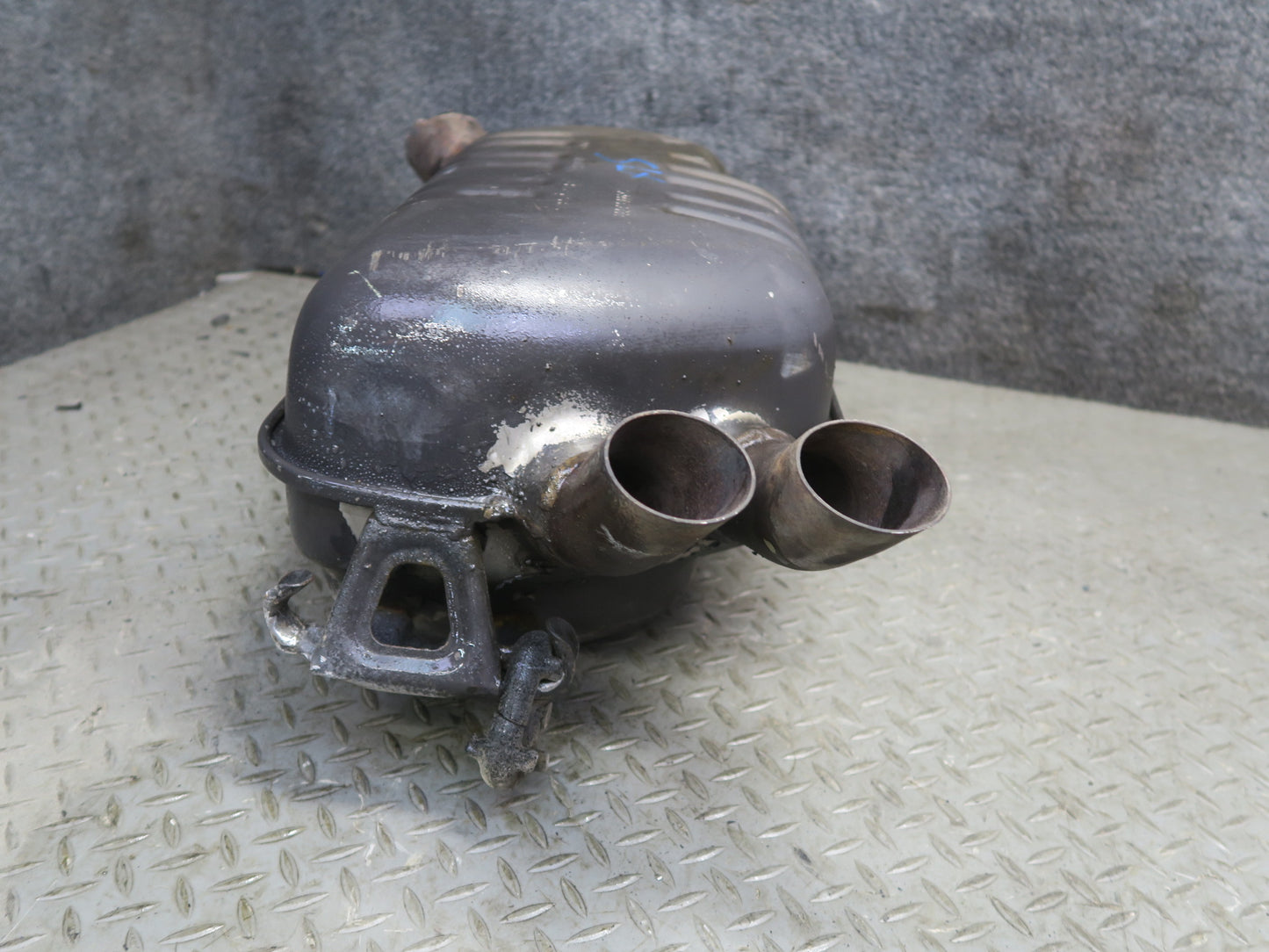 96-98 Mercedes R129 SL500 Rear Exhaust Muffler OEM