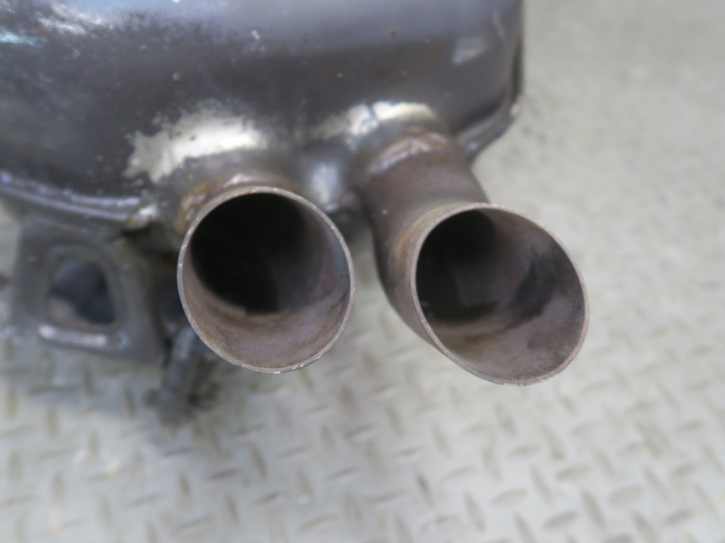 96-98 Mercedes R129 SL500 Rear Exhaust Muffler OEM