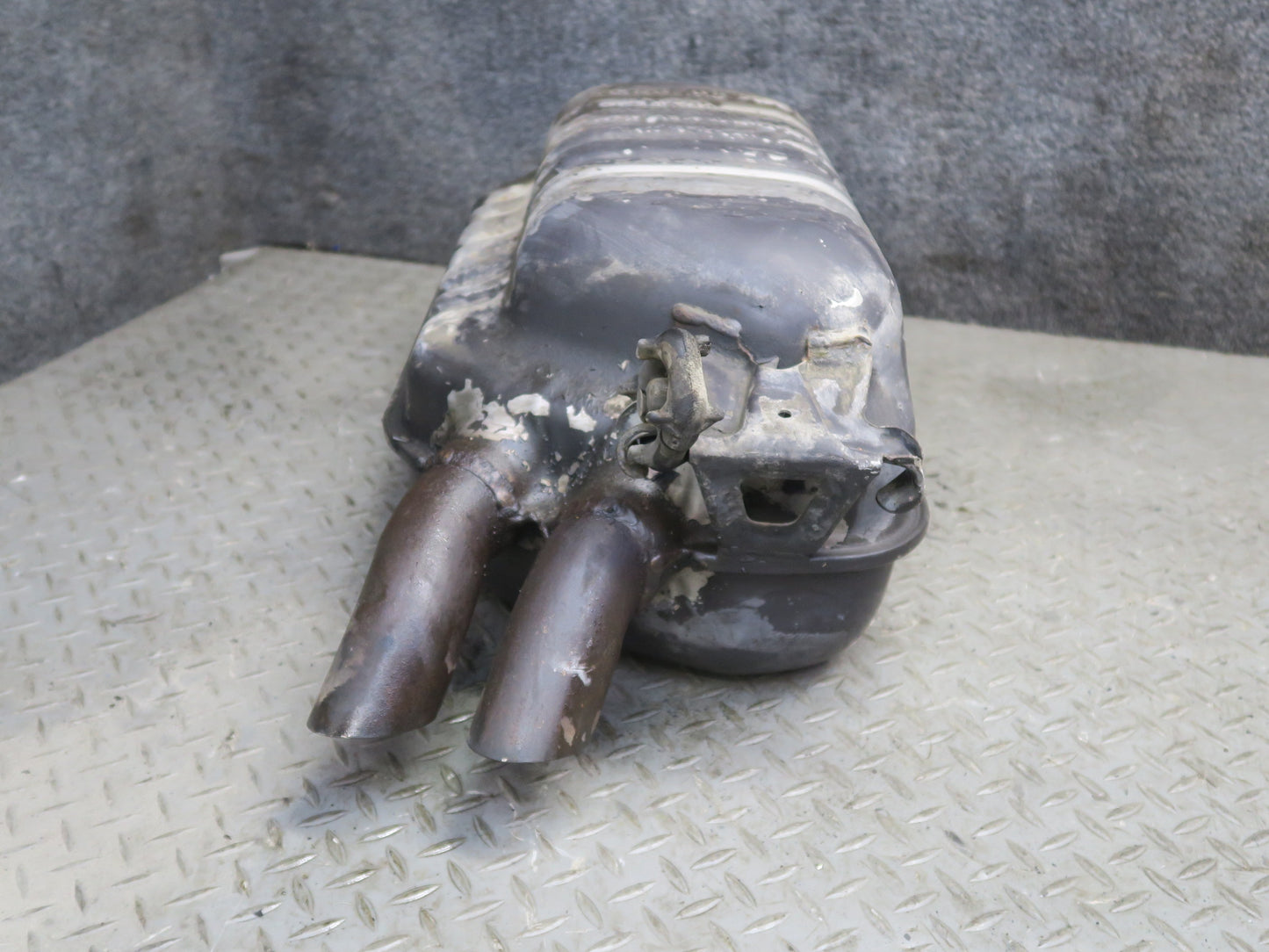 96-98 Mercedes R129 SL500 Rear Exhaust Muffler OEM