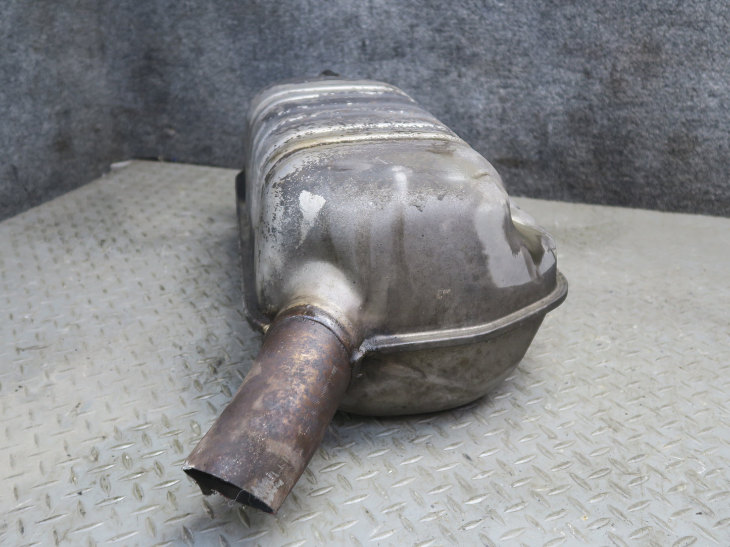 96-98 Mercedes R129 SL500 Rear Exhaust Muffler OEM