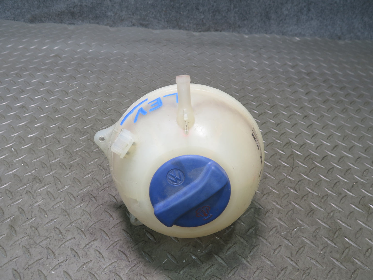 99-00 VW Eurovan T4 2.8L Engine Coolant Expansion Overflow Reservoir Tank OEM