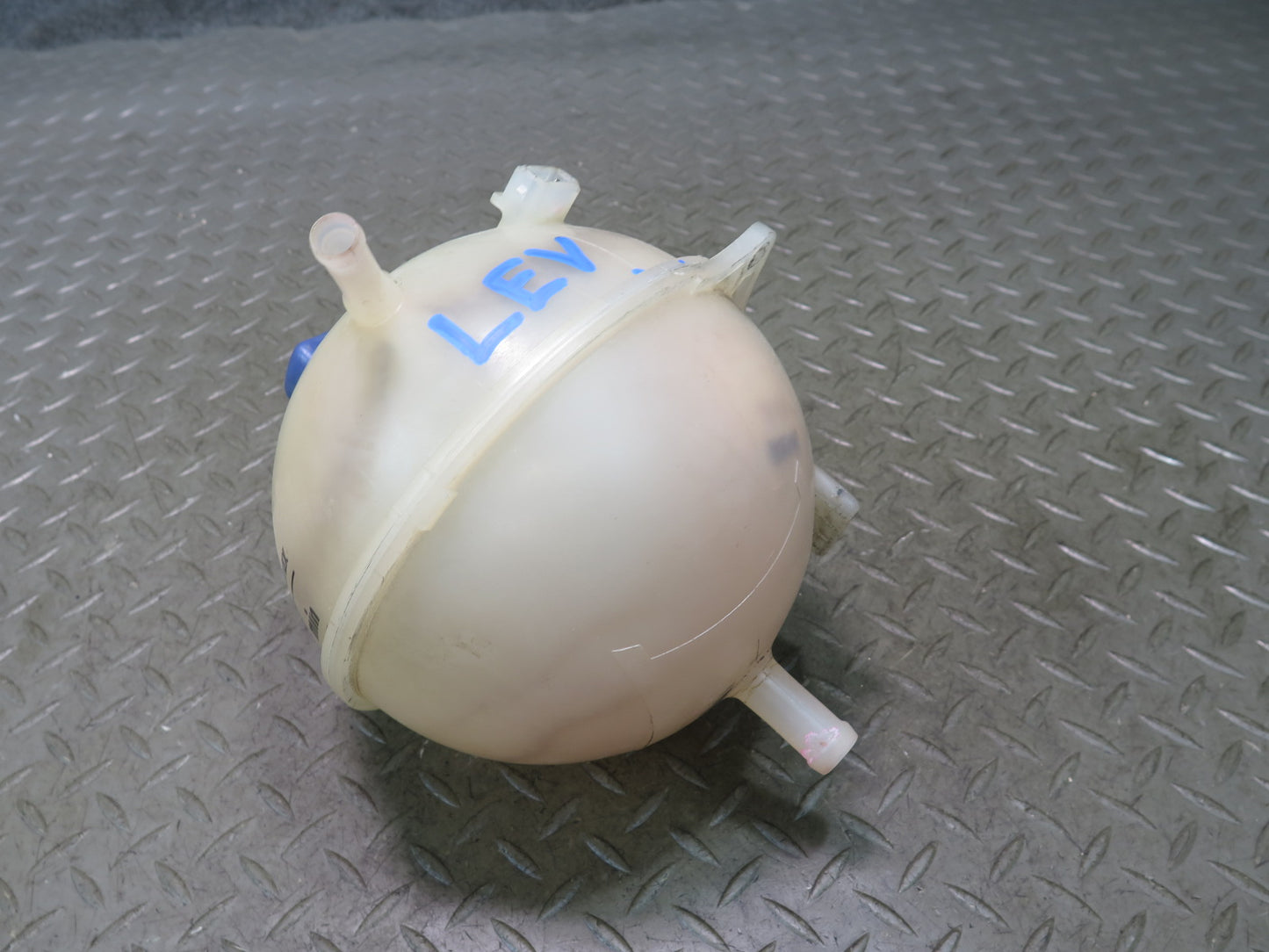 99-00 VW Eurovan T4 2.8L Engine Coolant Expansion Overflow Reservoir Tank OEM