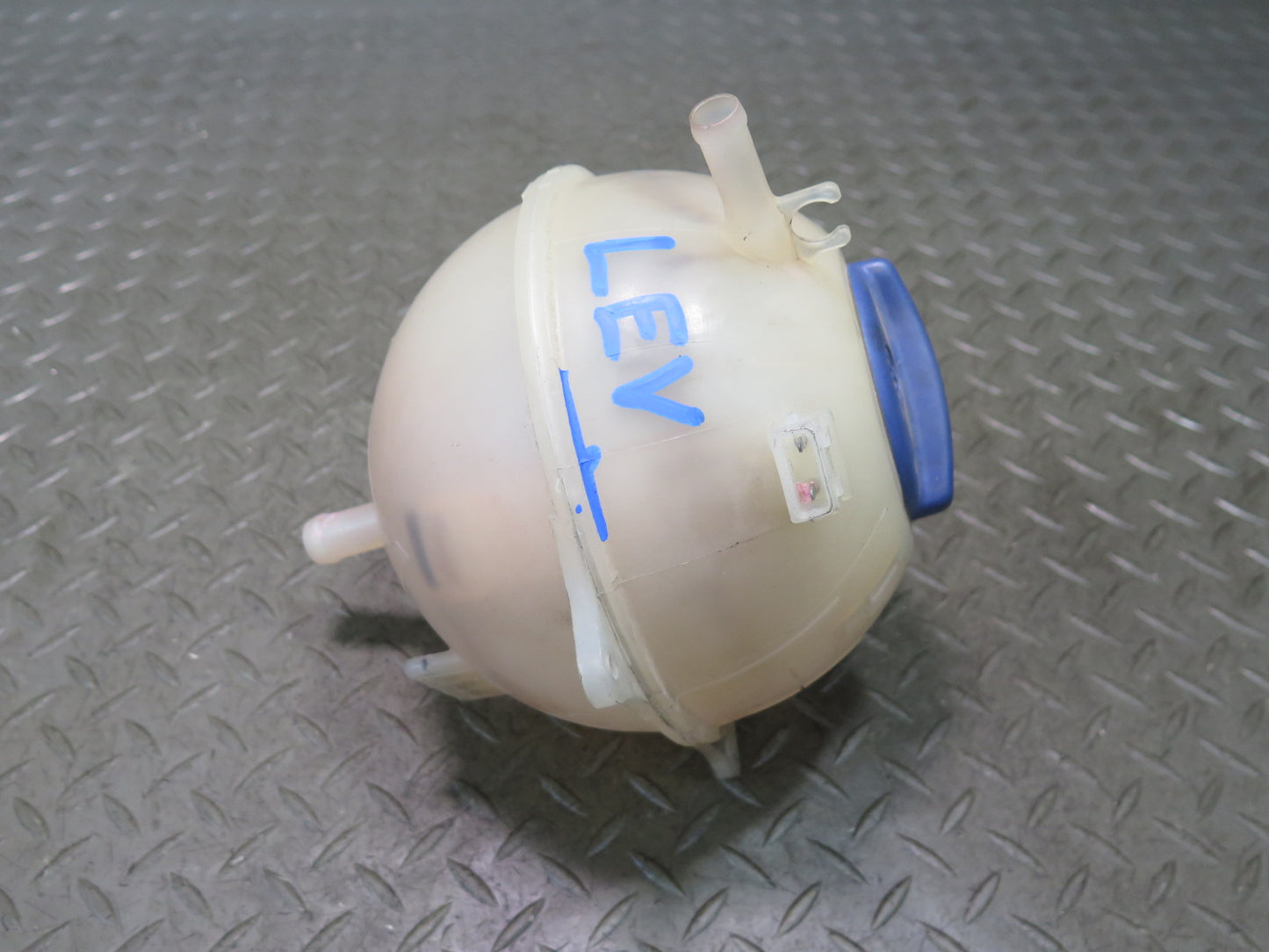 99-00 VW Eurovan T4 2.8L Engine Coolant Expansion Overflow Reservoir Tank OEM