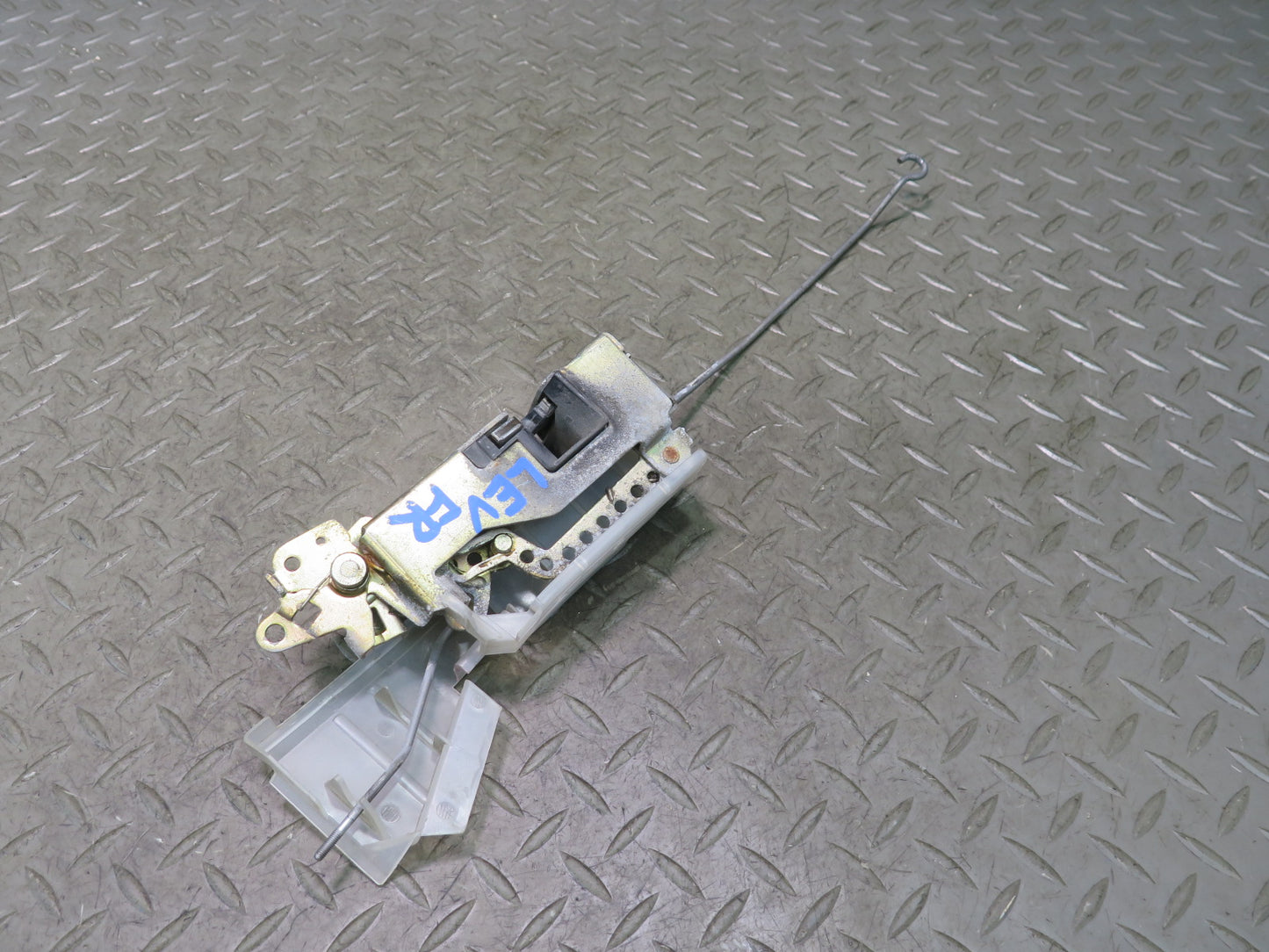 97-03 VW Eurovan T4 Front Right Pass Side Door Lock Latch OEM