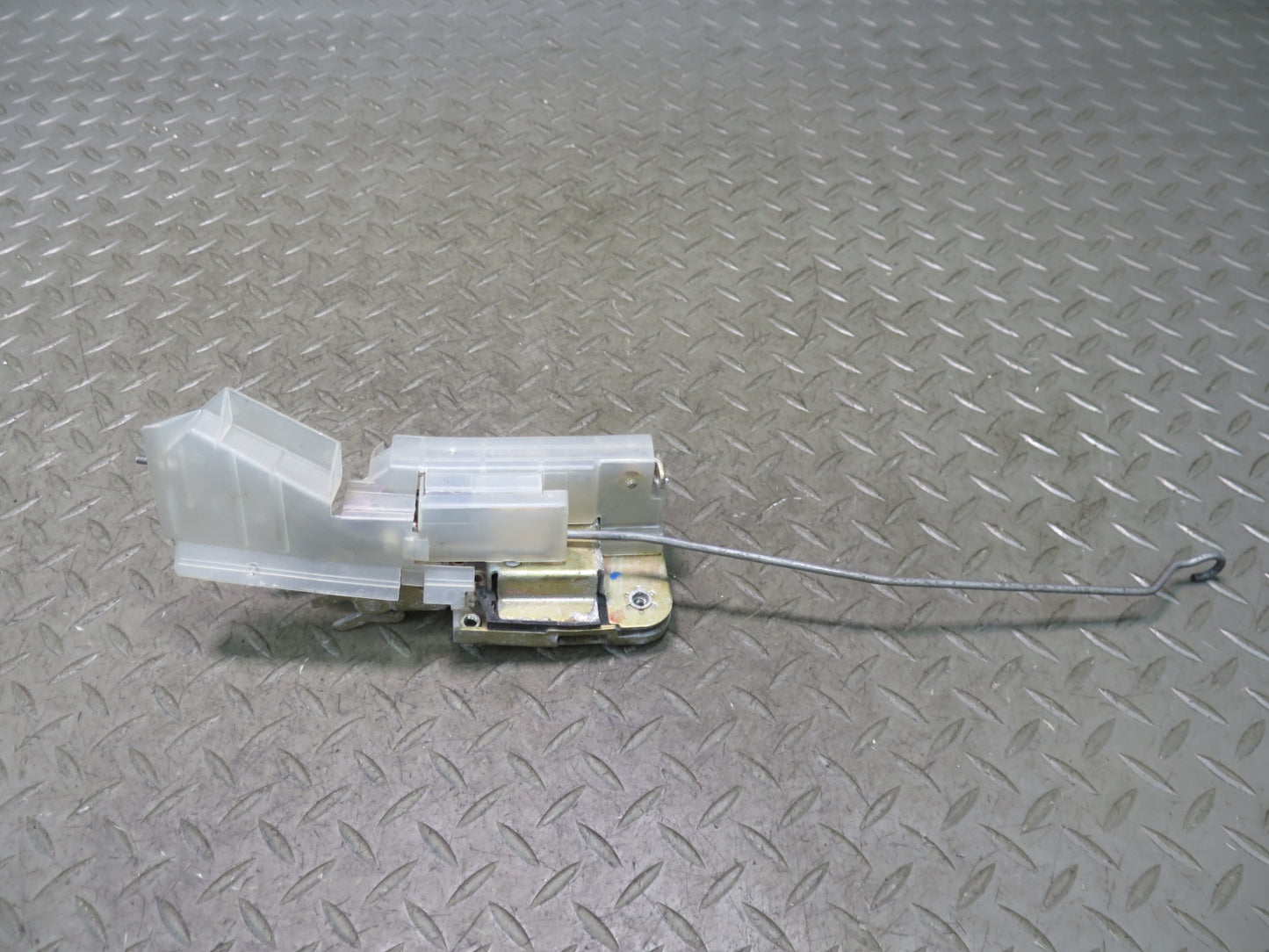97-03 VW Eurovan T4 Front Right Pass Side Door Lock Latch OEM