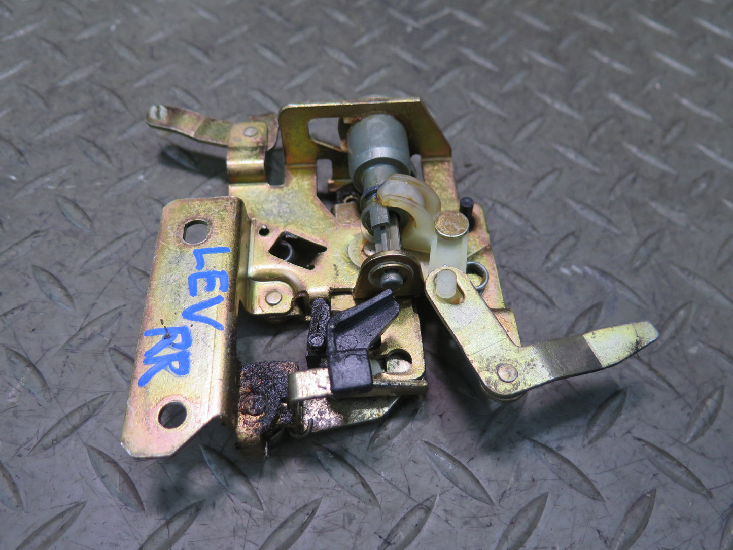97-03 VW Eurovan T4 Rear Right Sliding Door Lock Latch 7D1843654 OEM