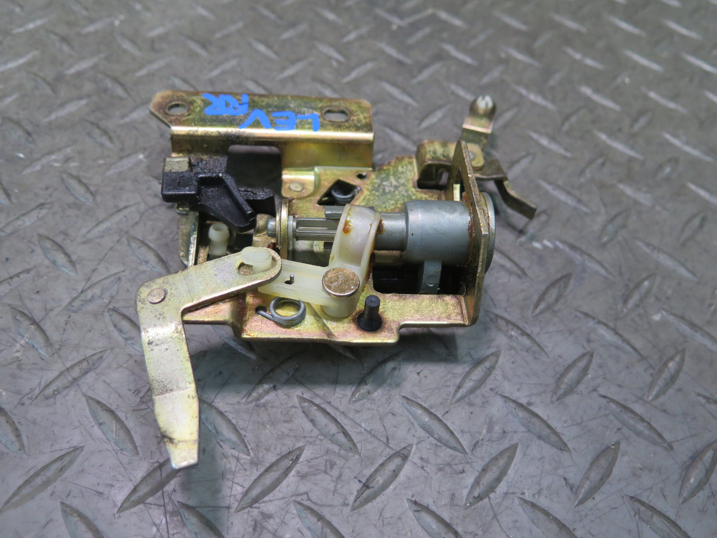 97-03 VW Eurovan T4 Rear Right Sliding Door Lock Latch 7D1843654 OEM