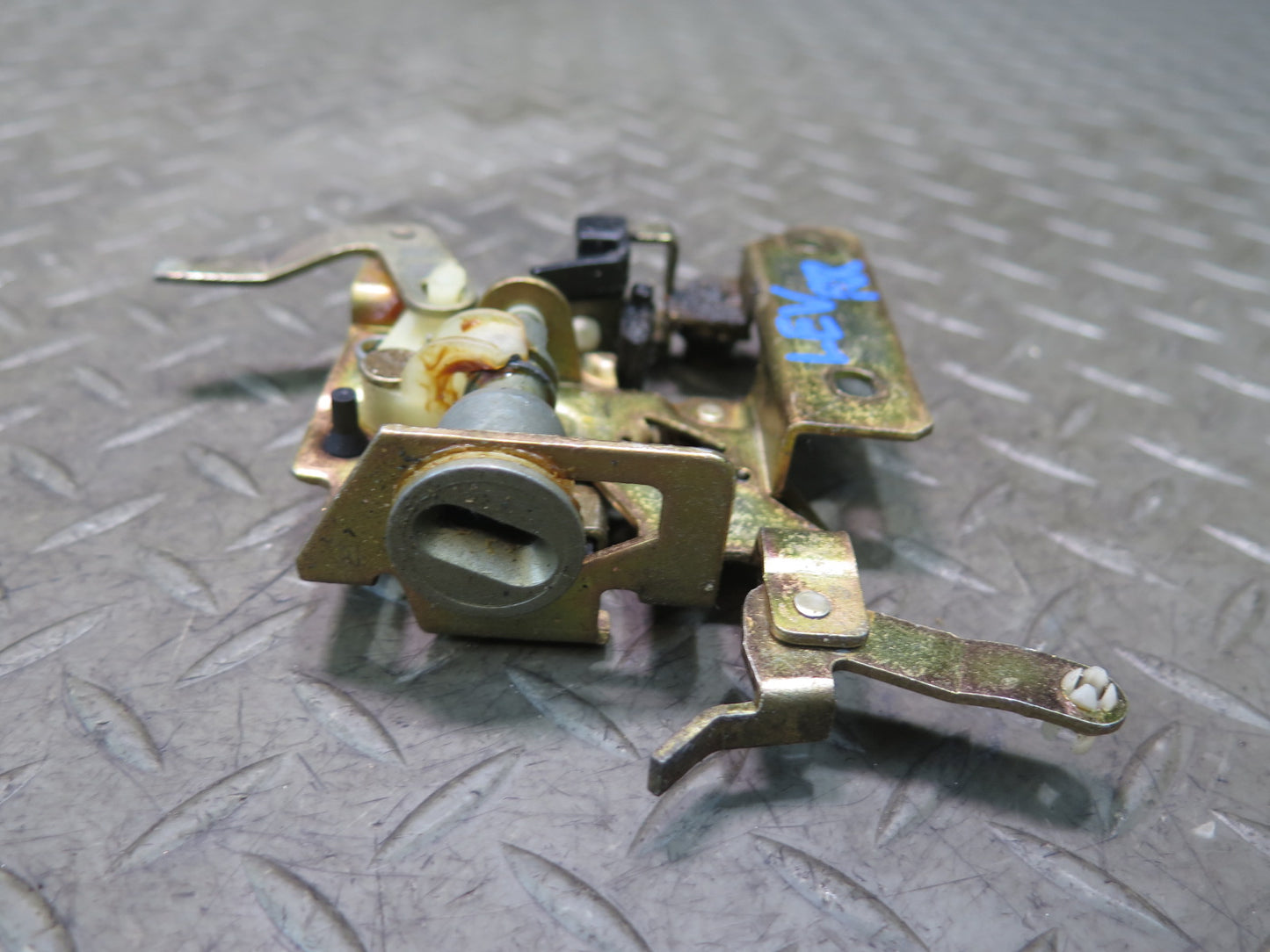 97-03 VW Eurovan T4 Rear Right Sliding Door Lock Latch 7D1843654 OEM