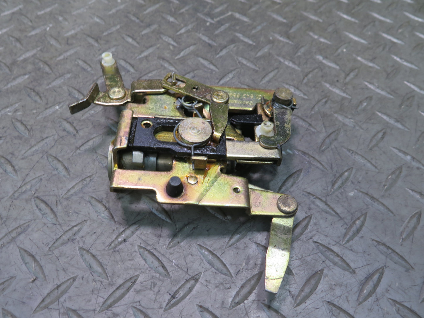 97-03 VW Eurovan T4 Rear Right Sliding Door Lock Latch 7D1843654 OEM