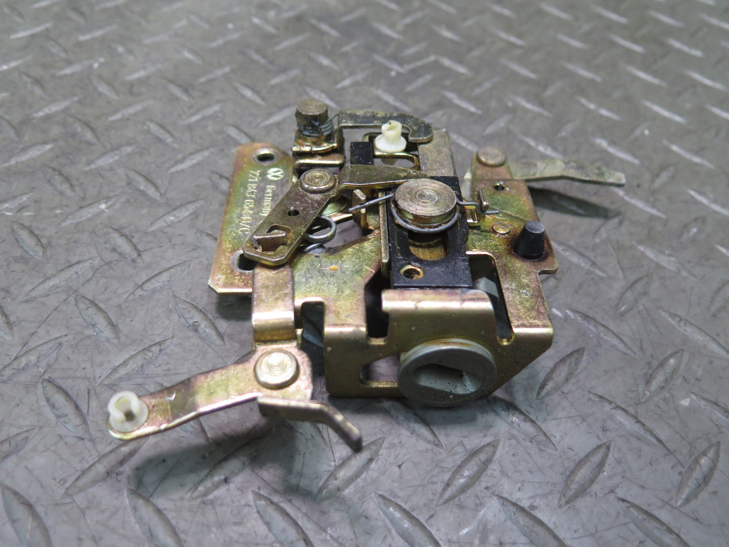 97-03 VW Eurovan T4 Rear Right Sliding Door Lock Latch 7D1843654 OEM