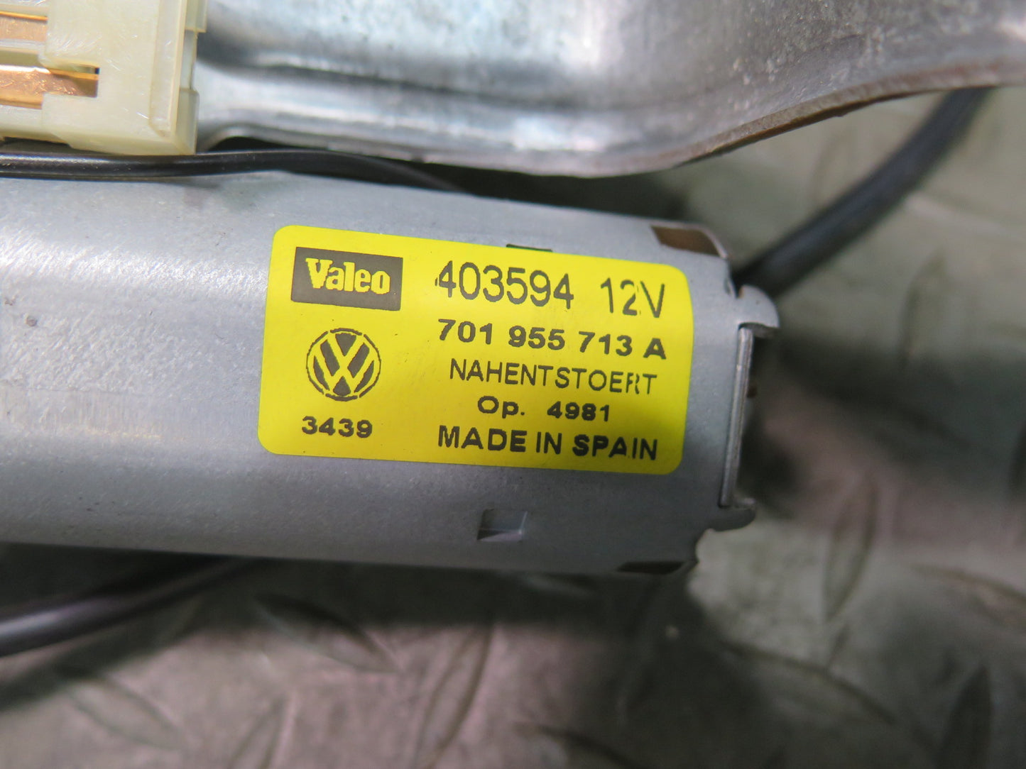 99-03 VW Eurovan T4 Rear Trunk Hatch Wiper Motor 701955713A OEM