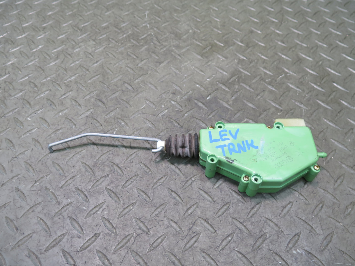 97-03 VW Eurovan T4 Rear Trunk Door Lock Actuator Motor 701959783 OEM