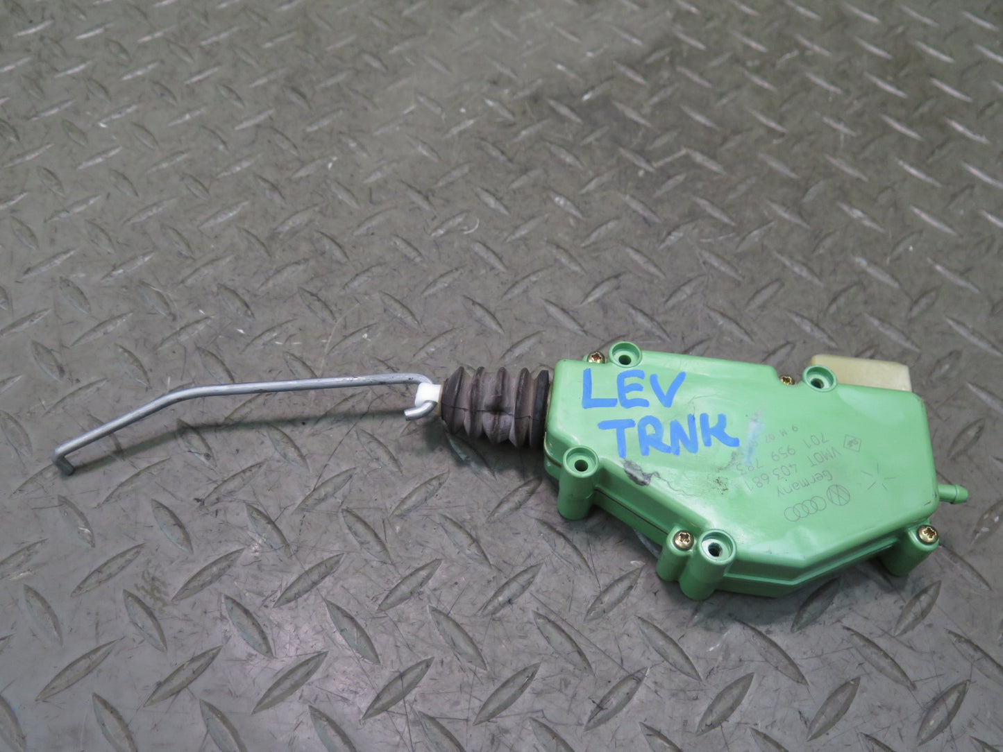 97-03 VW Eurovan T4 Rear Trunk Door Lock Actuator Motor 701959783 OEM