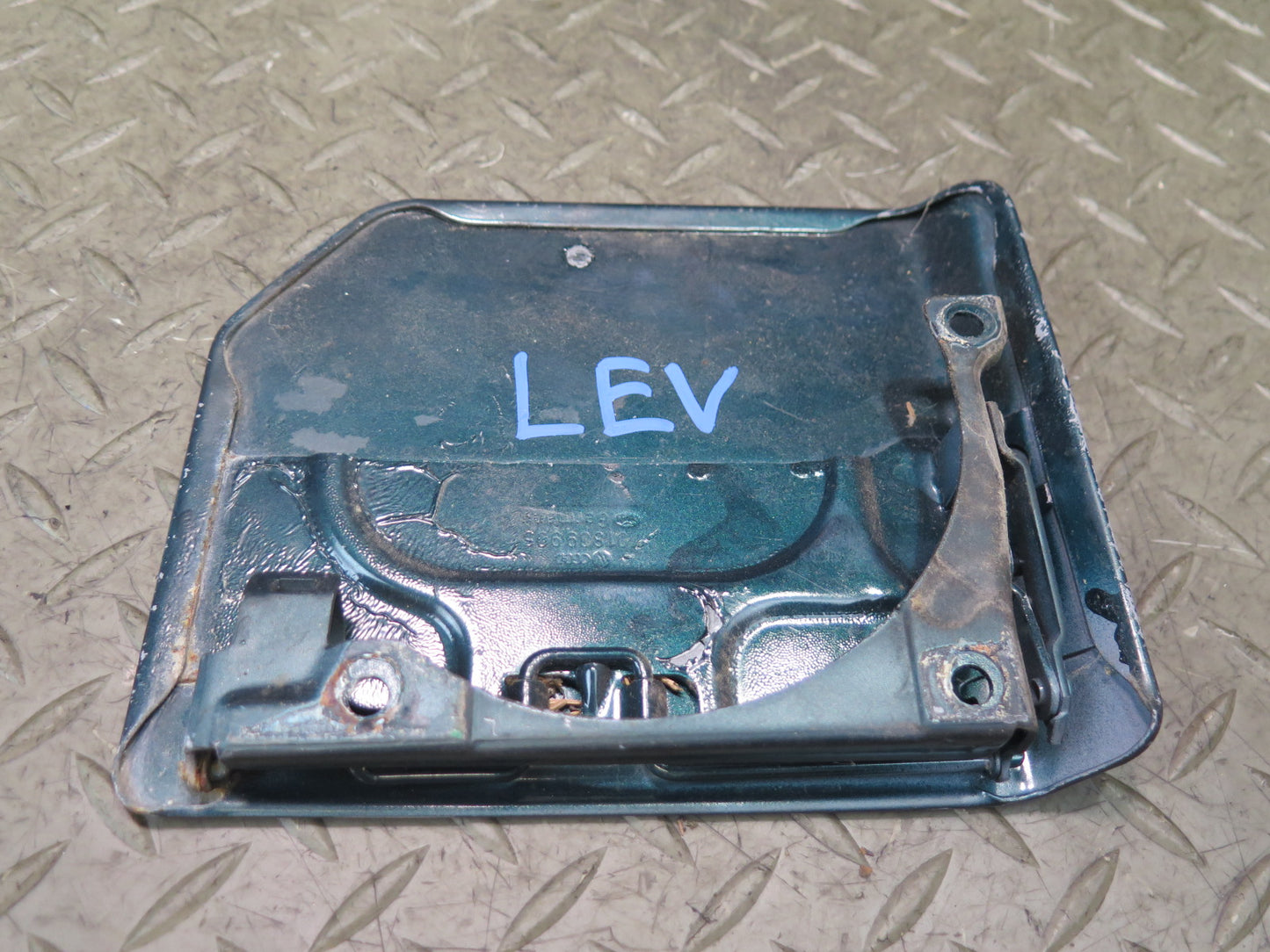 97-03 Volkswagen VW Eurovan T4 Fuel Tank Filler Door Lid Cover Emerald Green OEM