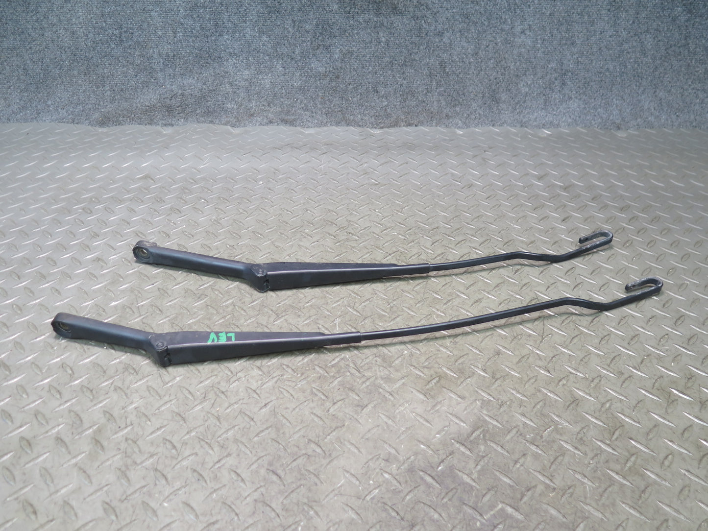 99-03 VW Eurovan T4 Set of 2 Front Windshield Left & Right Wiper Arm OEM