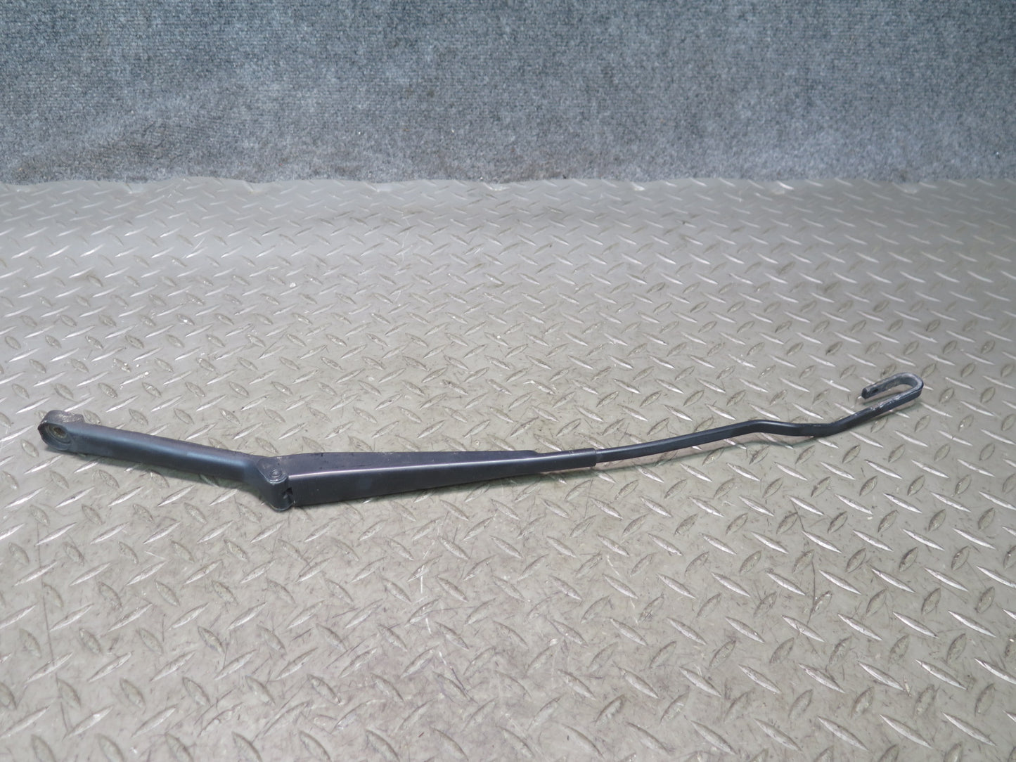99-03 VW Eurovan T4 Set of 2 Front Windshield Left & Right Wiper Arm OEM