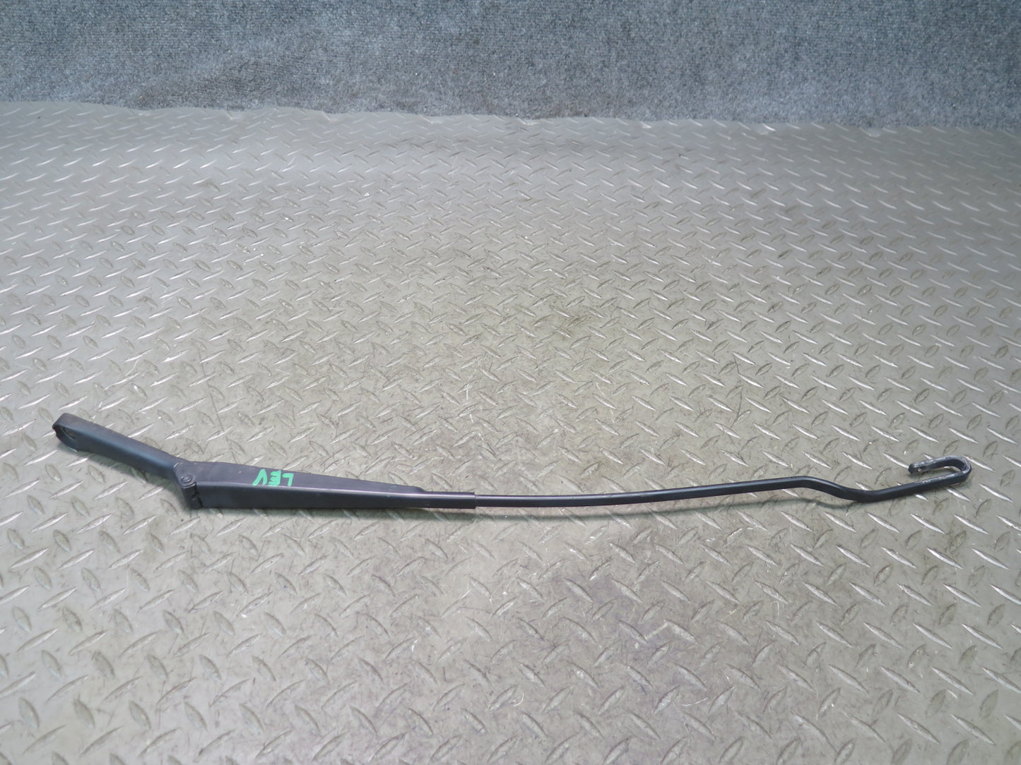 99-03 VW Eurovan T4 Set of 2 Front Windshield Left & Right Wiper Arm OEM