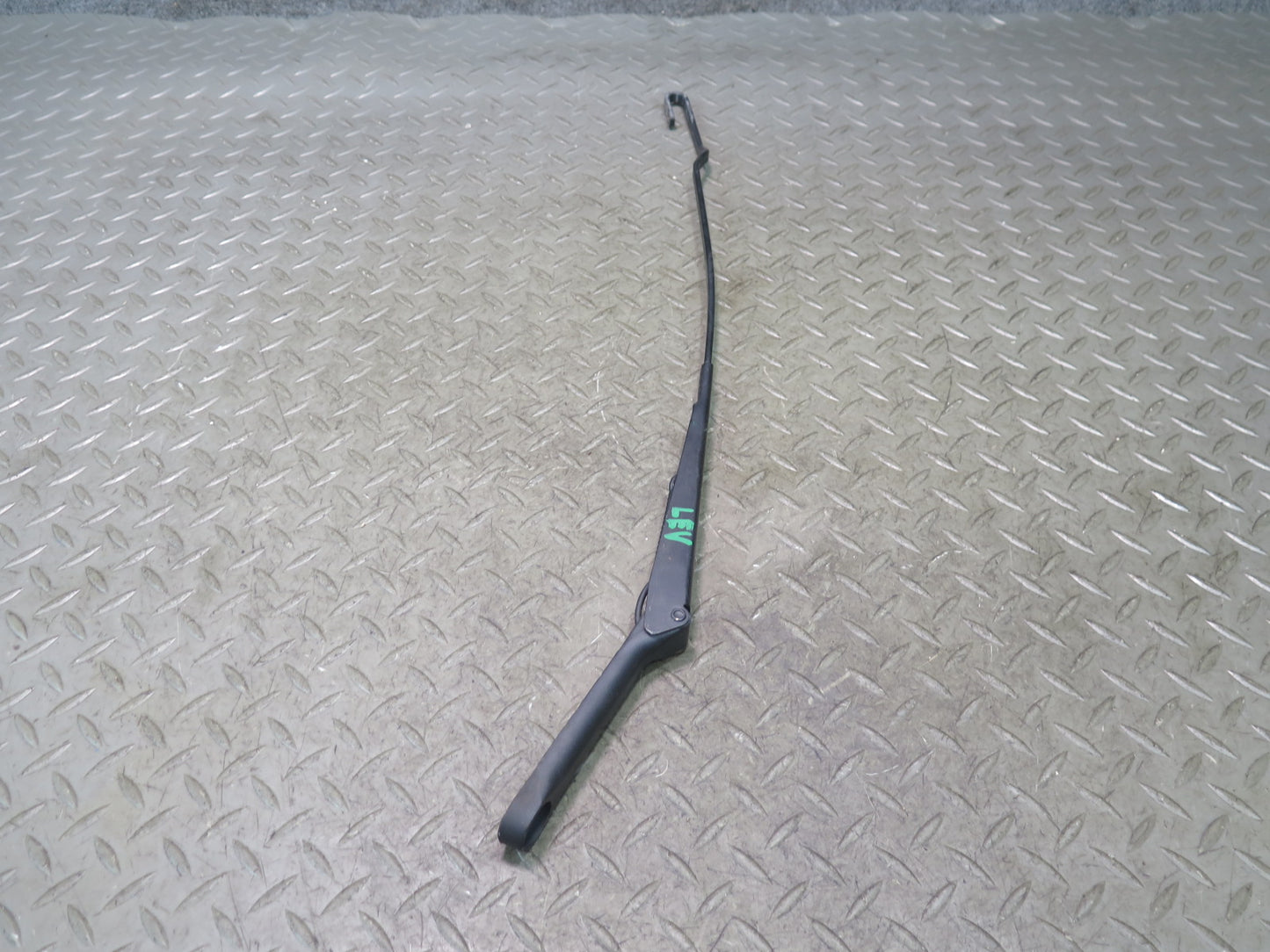 99-03 VW Eurovan T4 Set of 2 Front Windshield Left & Right Wiper Arm OEM