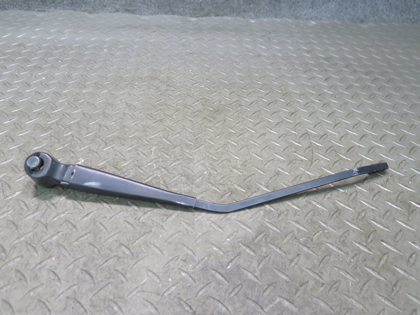99-03 Volkswagen VW Eurovan T4 Rear Tailgate Wiper Arm 701955707 OEM