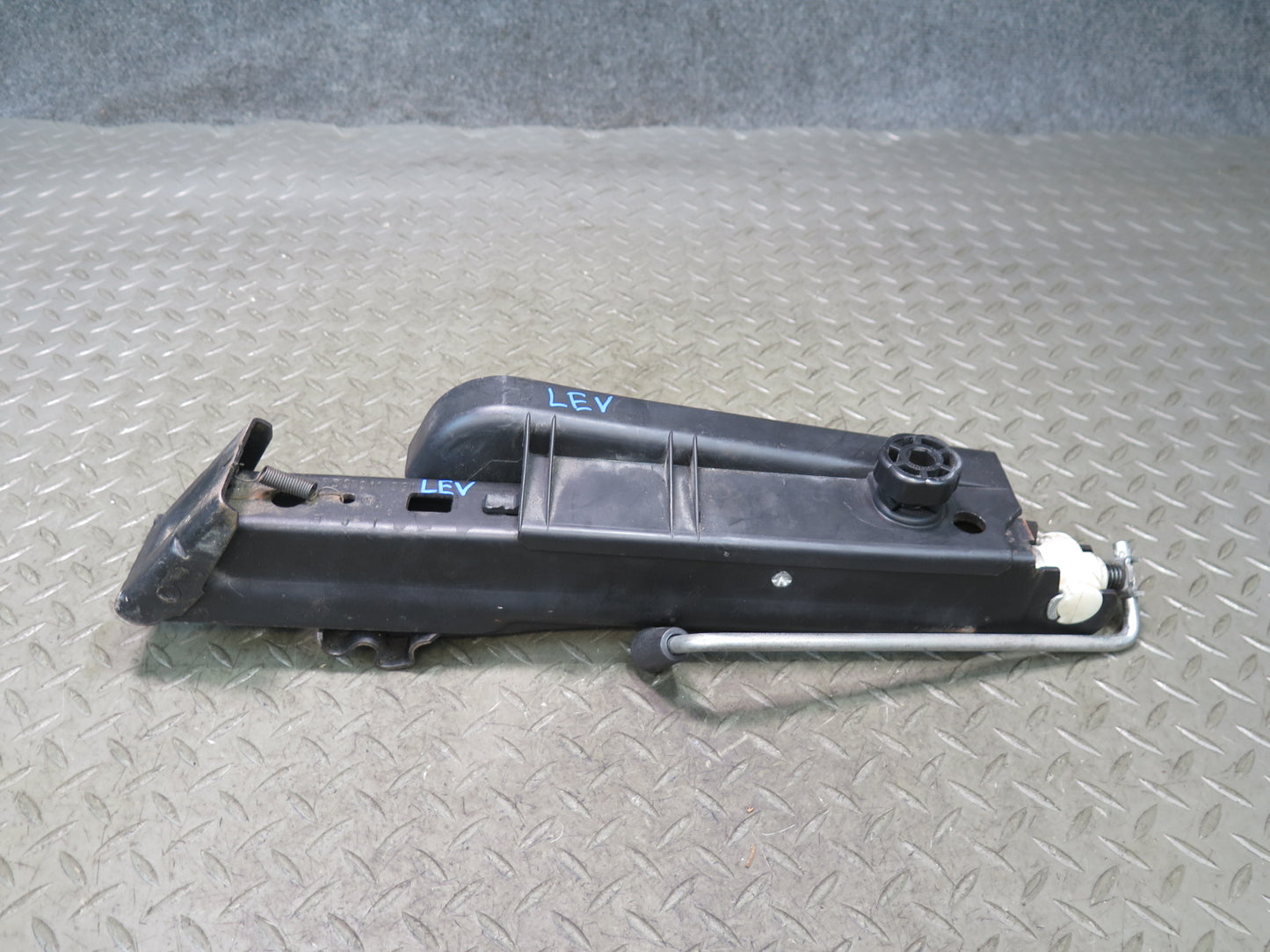 97-03 VW Eurovan T4 Emergency Spare Tire Lift Jack Wrench Tool Set OEM