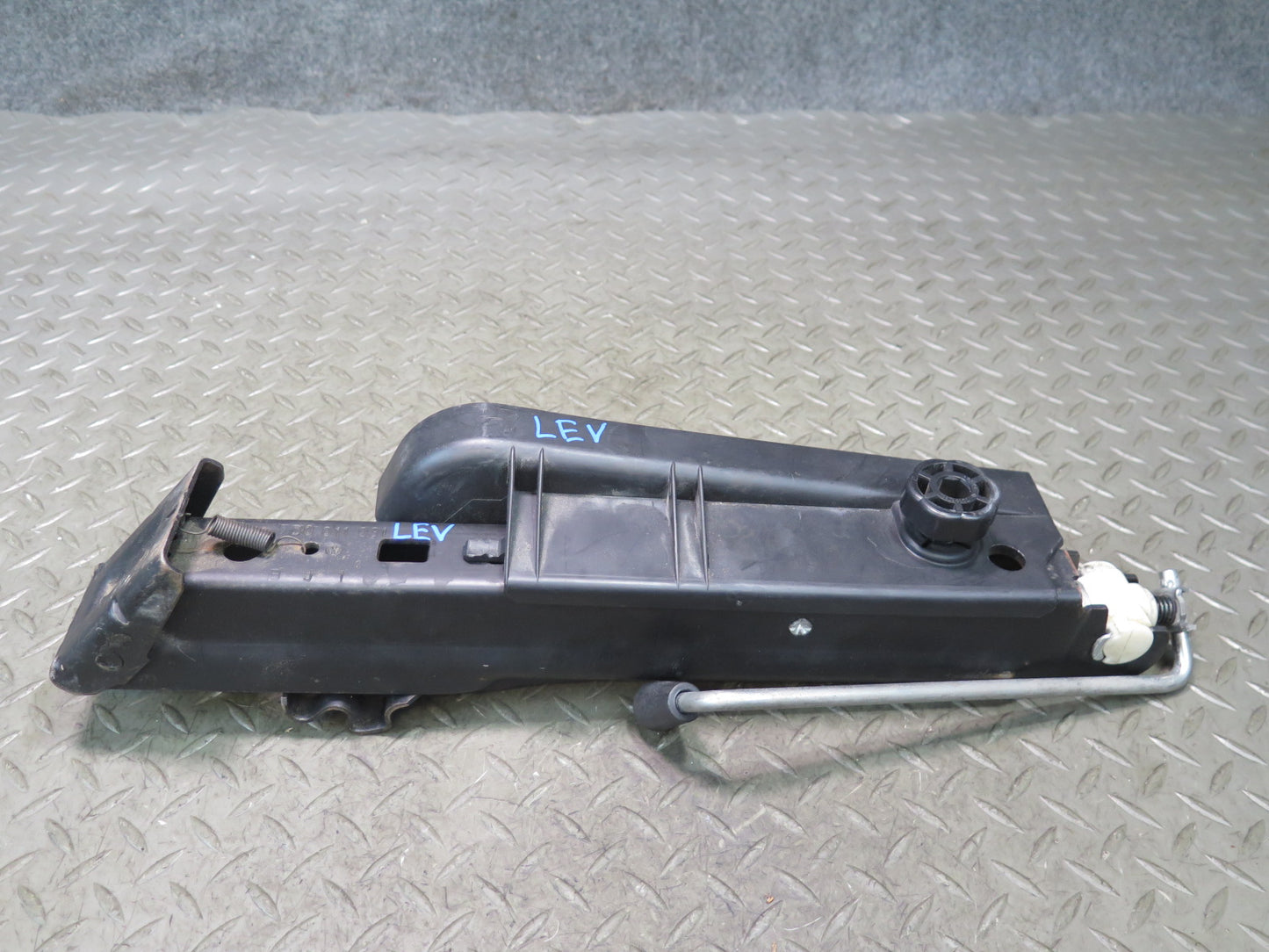 97-03 VW Eurovan T4 Emergency Spare Tire Lift Jack Wrench Tool Set OEM