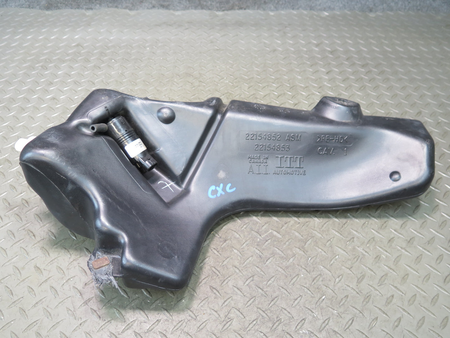 97-04 Chevrolet Corvette C5 Windshield Washer Fluid Reservoir Tank 22154852 OEM