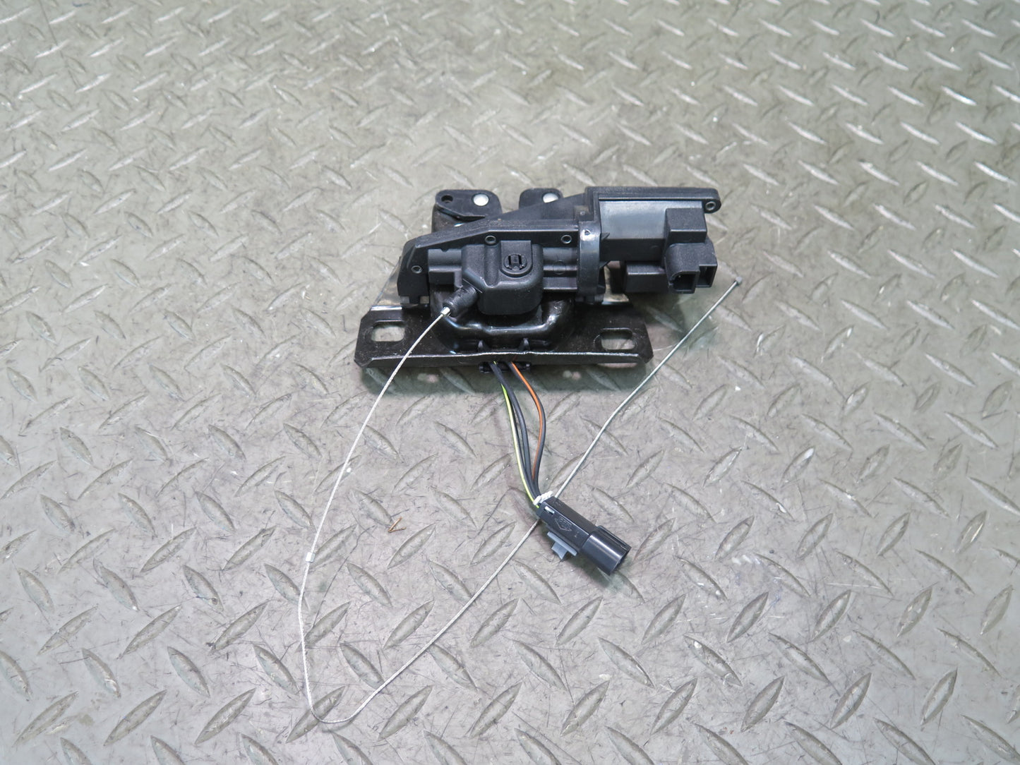 97-04 Chevrolet Corvette C5 Rear Right Trunk Lock Latch Actuator OEM