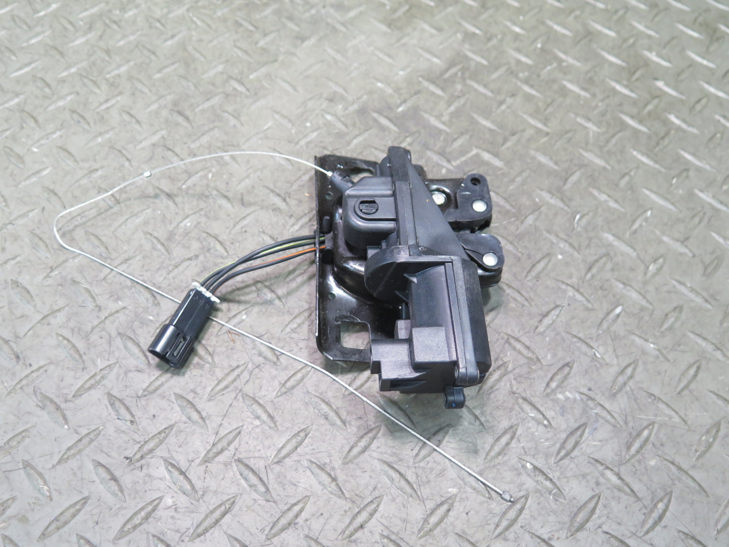 97-04 Chevrolet Corvette C5 Rear Right Trunk Lock Latch Actuator OEM