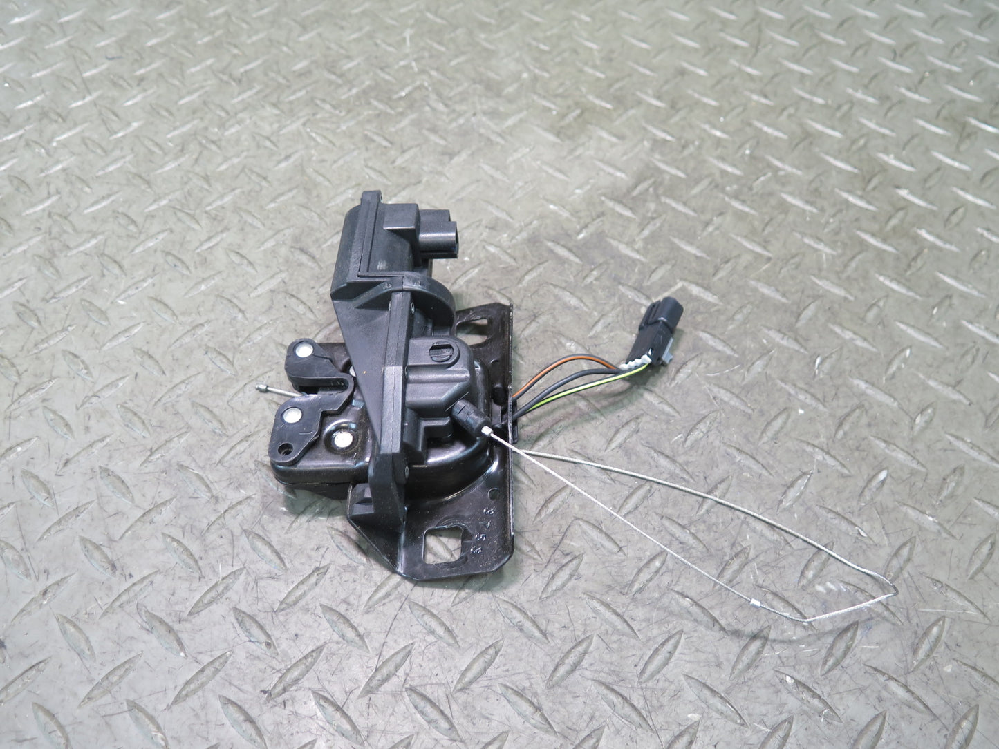 97-04 Chevrolet Corvette C5 Rear Right Trunk Lock Latch Actuator OEM