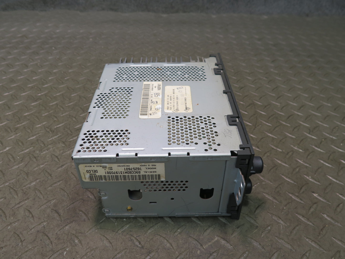 97-04 Chevrolet Corvette C5 Radio CD Player Receiver Head Unit 16257601 OEM