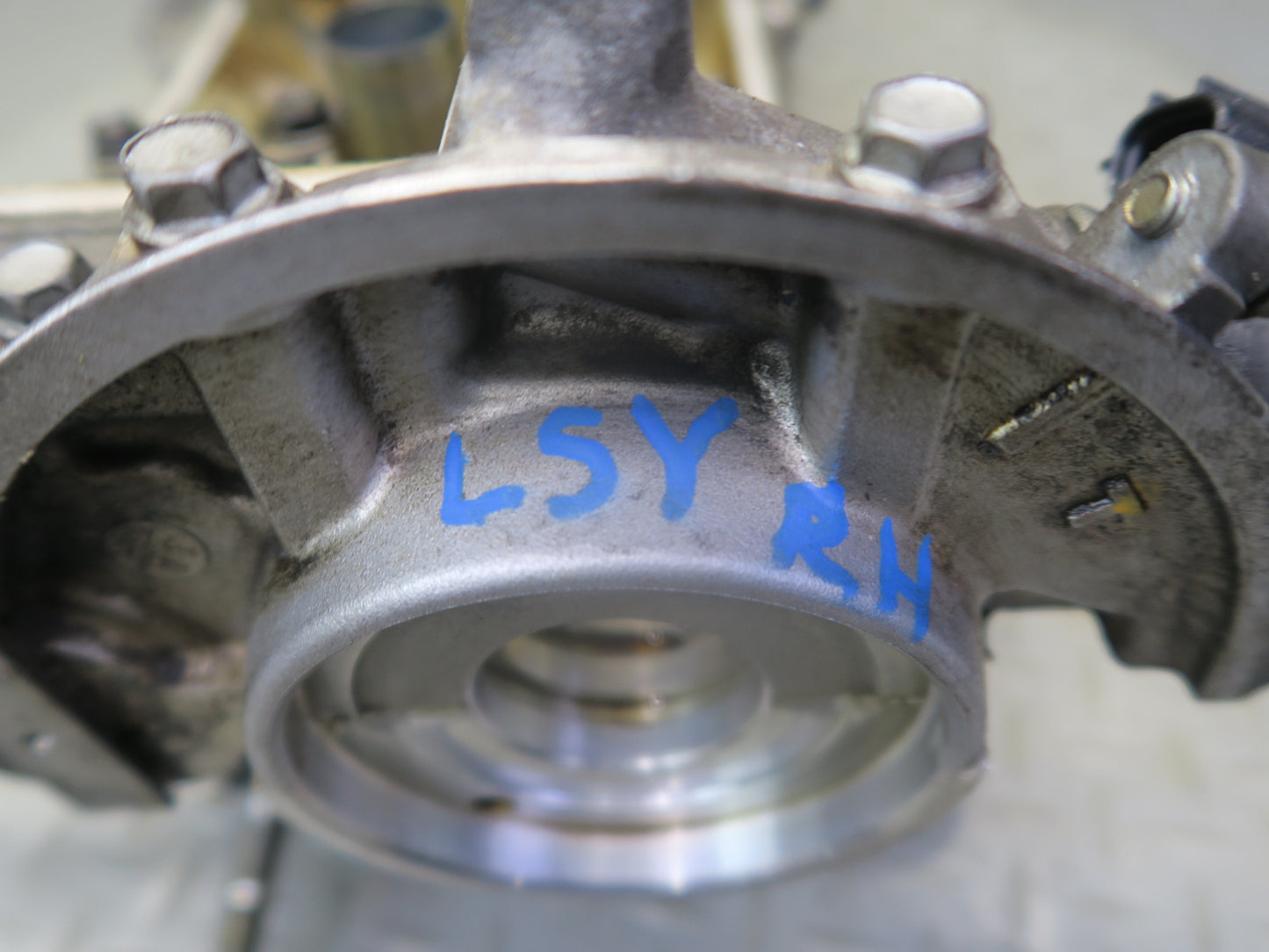 01-06 Lexus LS430 3UZFE 4.3L Engine Motor Right Cylinder Head OEM