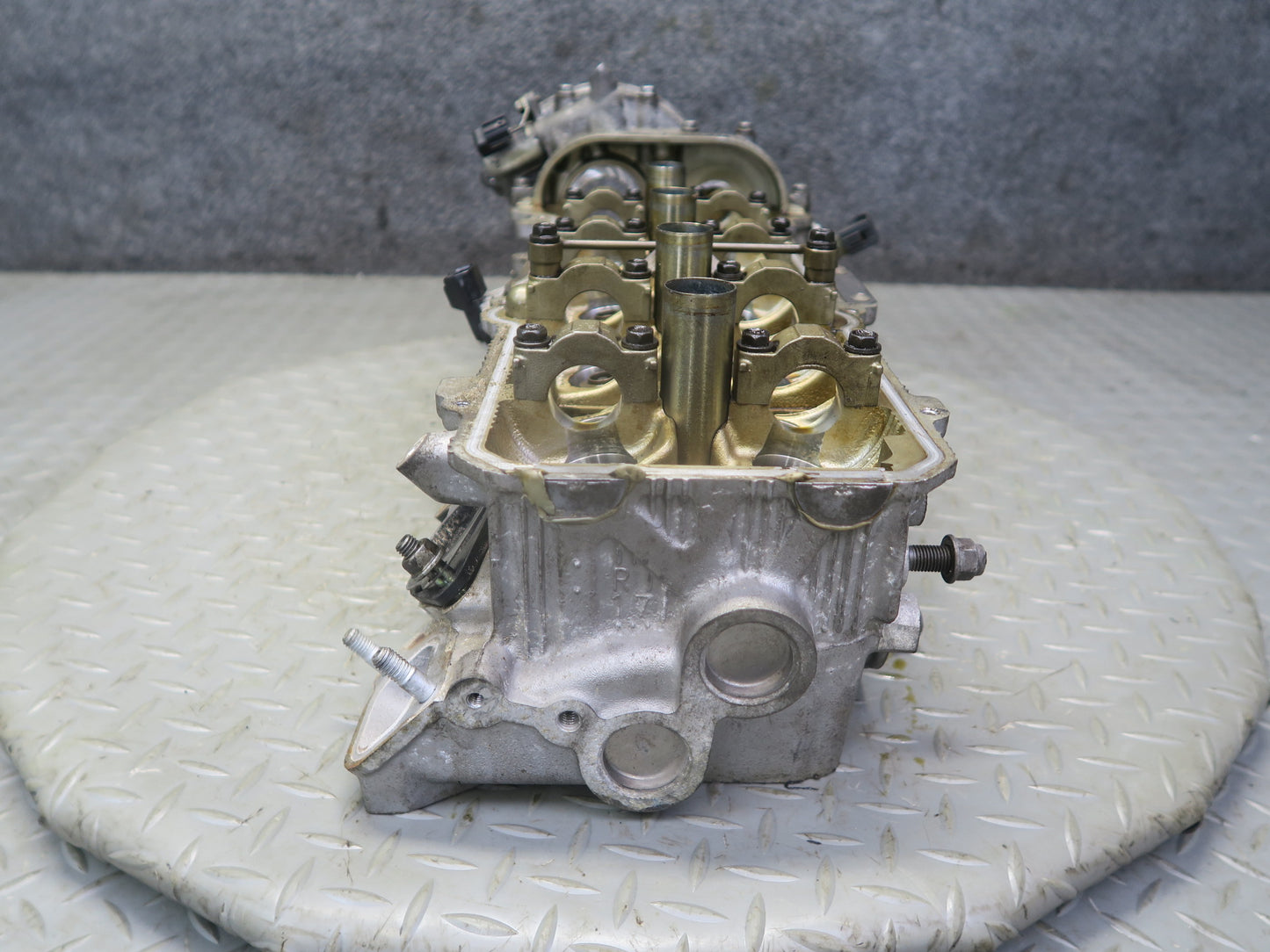 01-06 Lexus LS430 3UZFE 4.3L Engine Motor Right Cylinder Head OEM