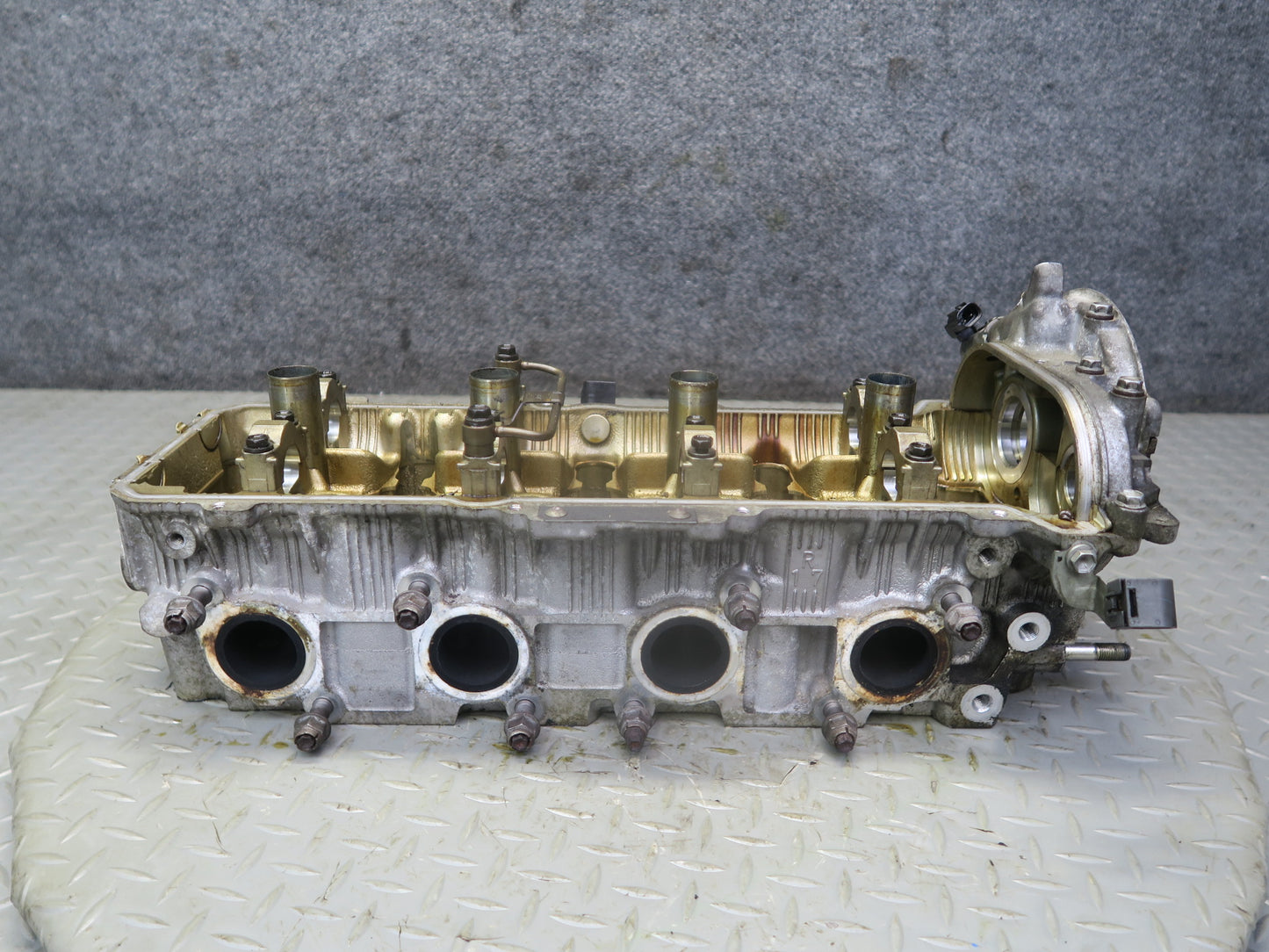 01-06 Lexus LS430 3UZFE 4.3L Engine Motor Right Cylinder Head OEM