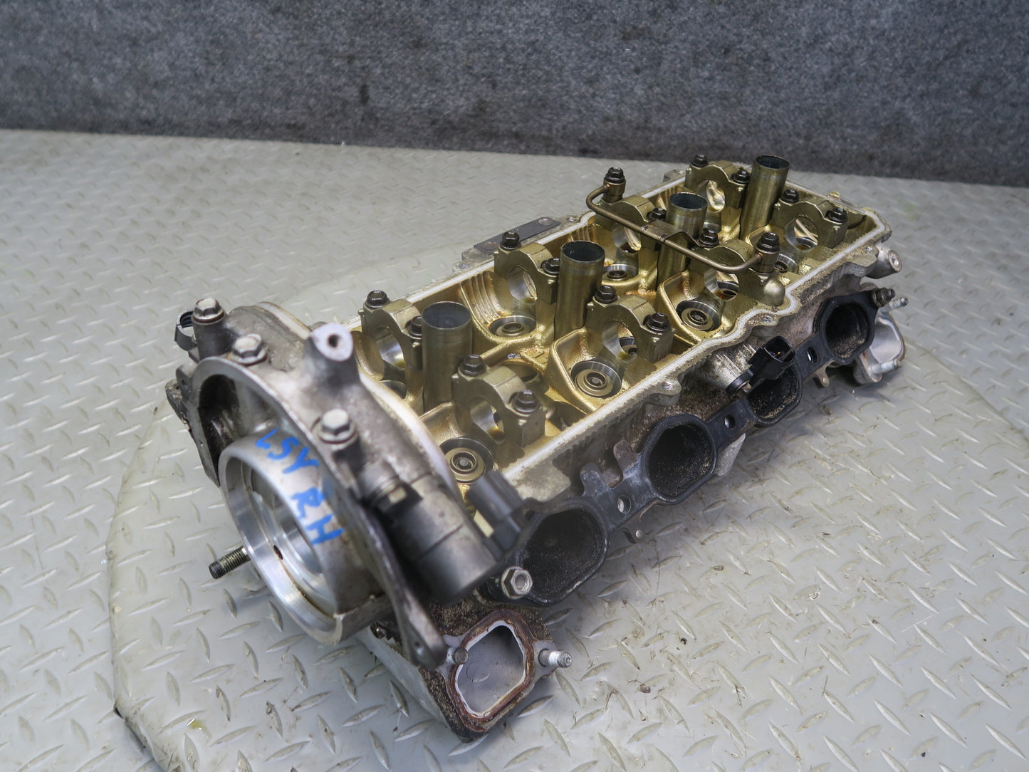 01-06 Lexus LS430 3UZFE 4.3L Engine Motor Right Cylinder Head OEM