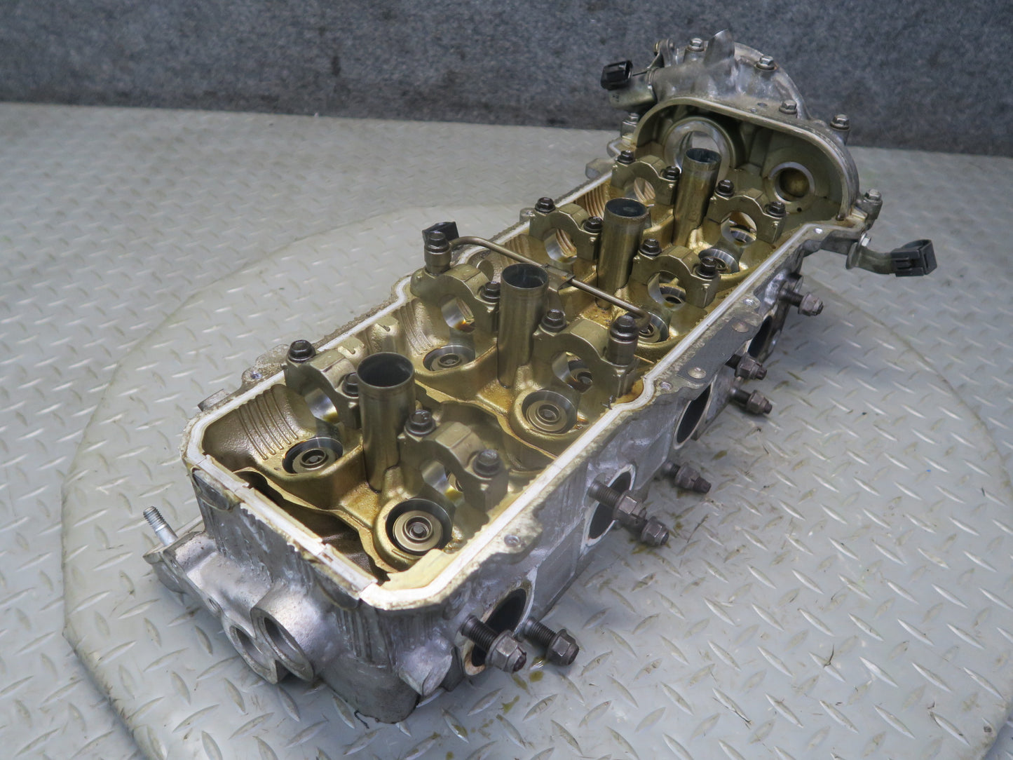 01-06 Lexus LS430 3UZFE 4.3L Engine Motor Right Cylinder Head OEM