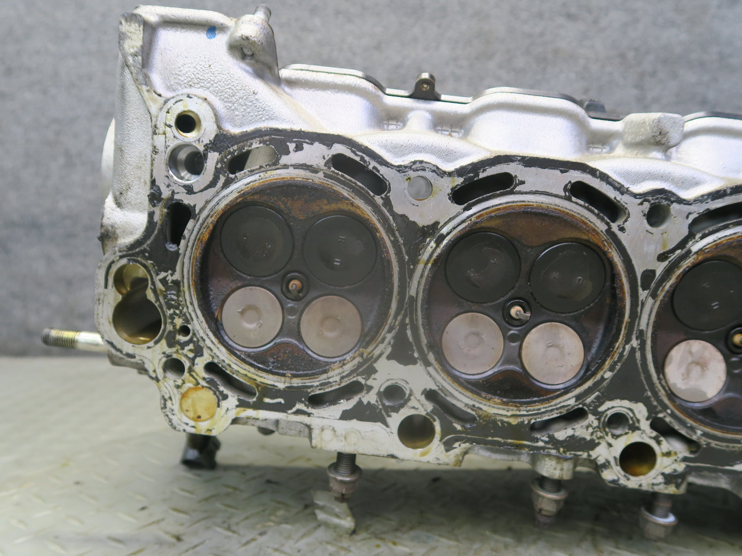 01-06 Lexus LS430 3UZFE 4.3L Engine Motor Right Cylinder Head OEM