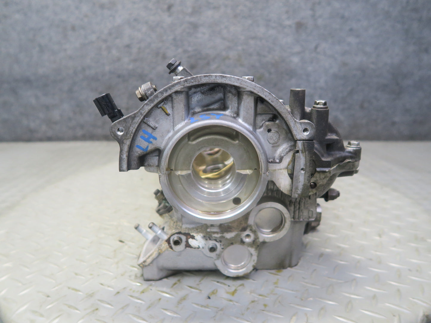 01-06 Lexus LS430 3UZFE 4.3L Engine Motor Left Cylinder Head OEM