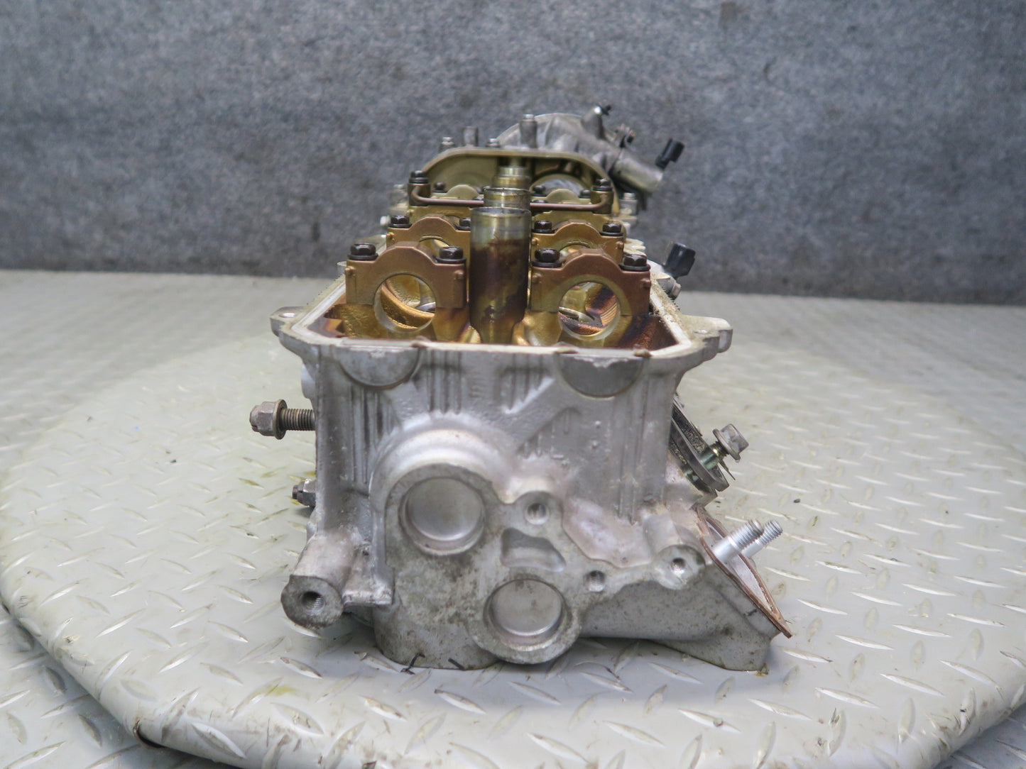 01-06 Lexus LS430 3UZFE 4.3L Engine Motor Left Cylinder Head OEM