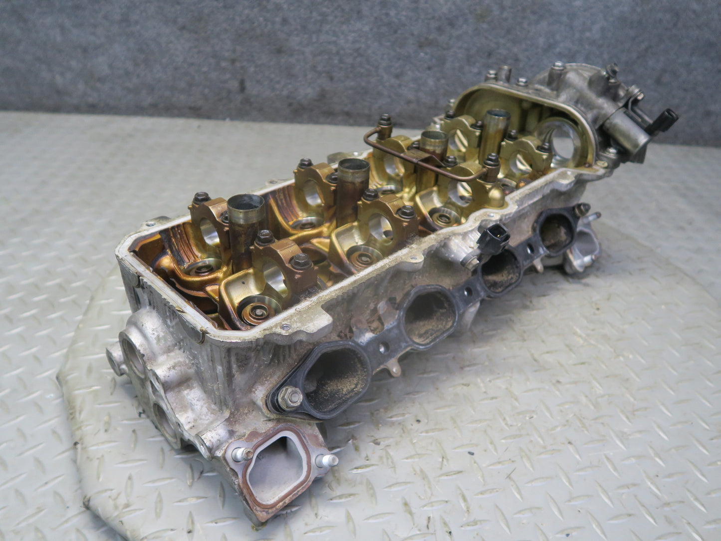 01-06 Lexus LS430 3UZFE 4.3L Engine Motor Left Cylinder Head OEM