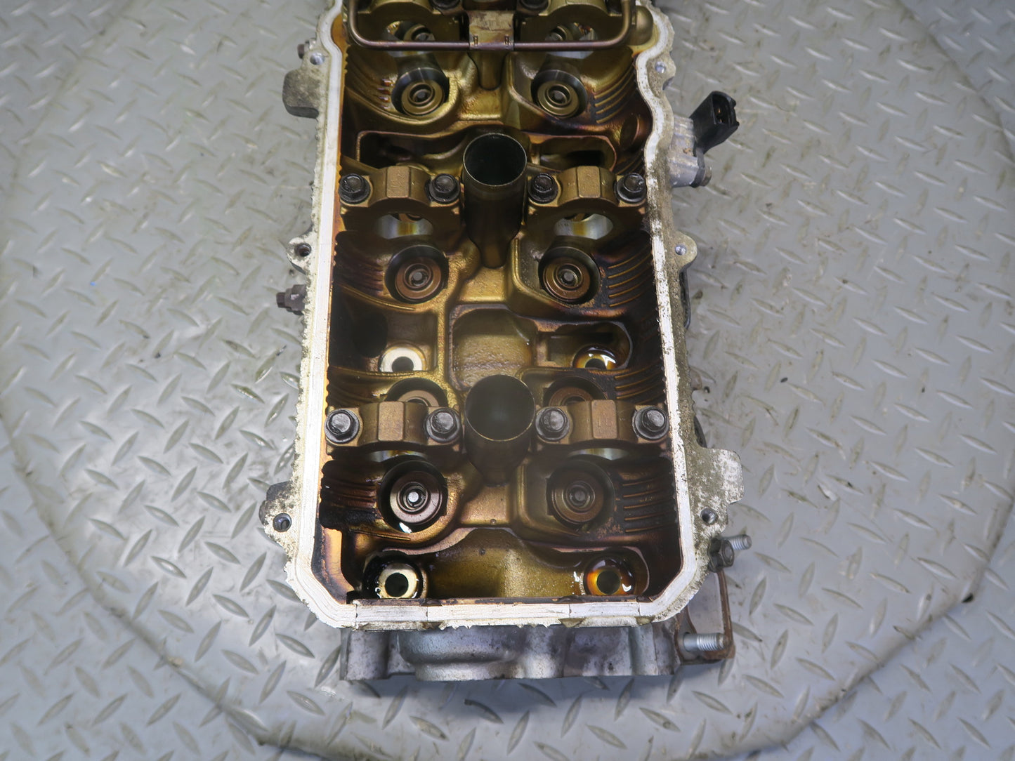 01-06 Lexus LS430 3UZFE 4.3L Engine Motor Left Cylinder Head OEM