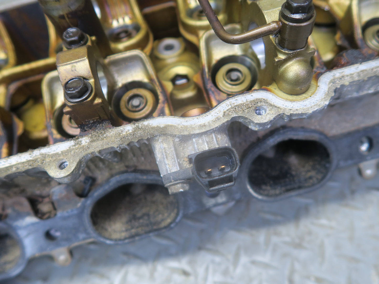 01-06 Lexus LS430 3UZFE 4.3L Engine Motor Left Cylinder Head OEM