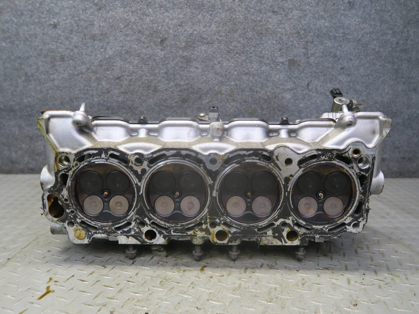 01-06 Lexus LS430 3UZFE 4.3L Engine Motor Left Cylinder Head OEM