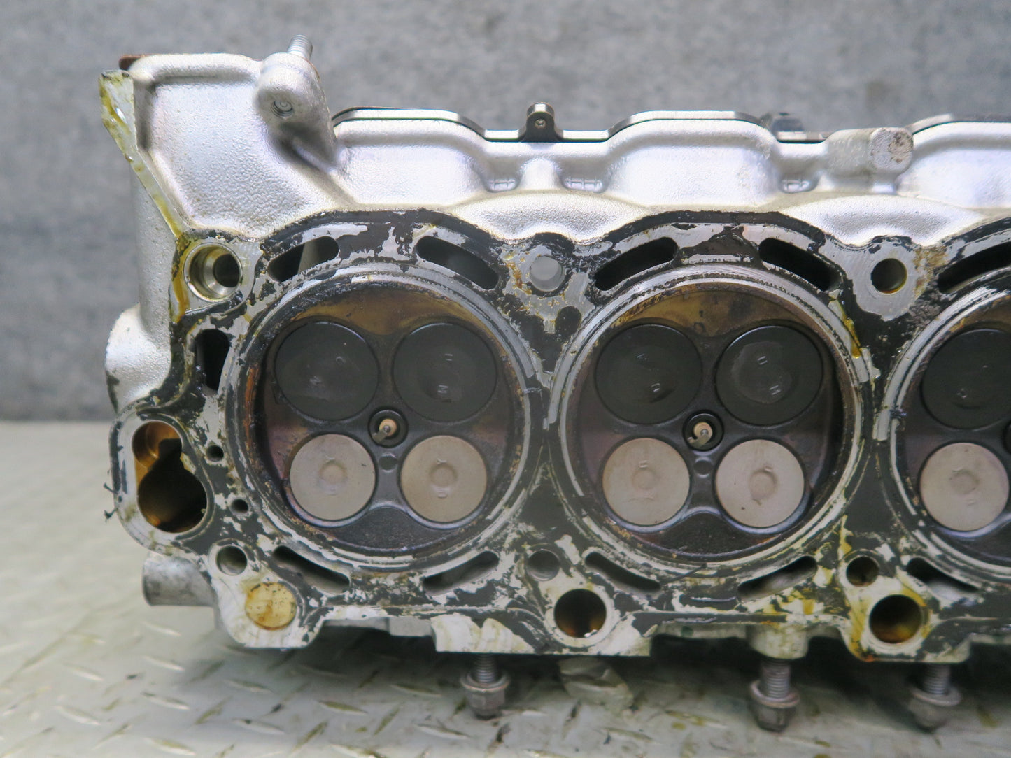 01-06 Lexus LS430 3UZFE 4.3L Engine Motor Left Cylinder Head OEM